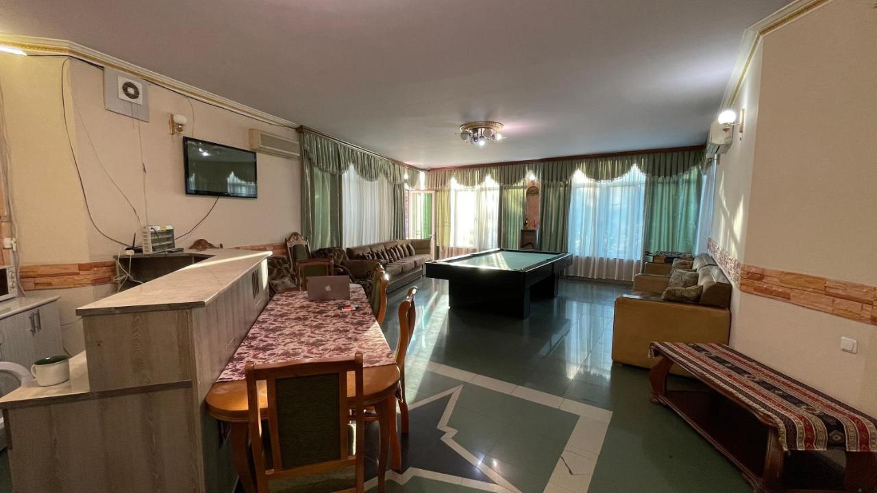 Citrus Guest House Erivan Exterior foto