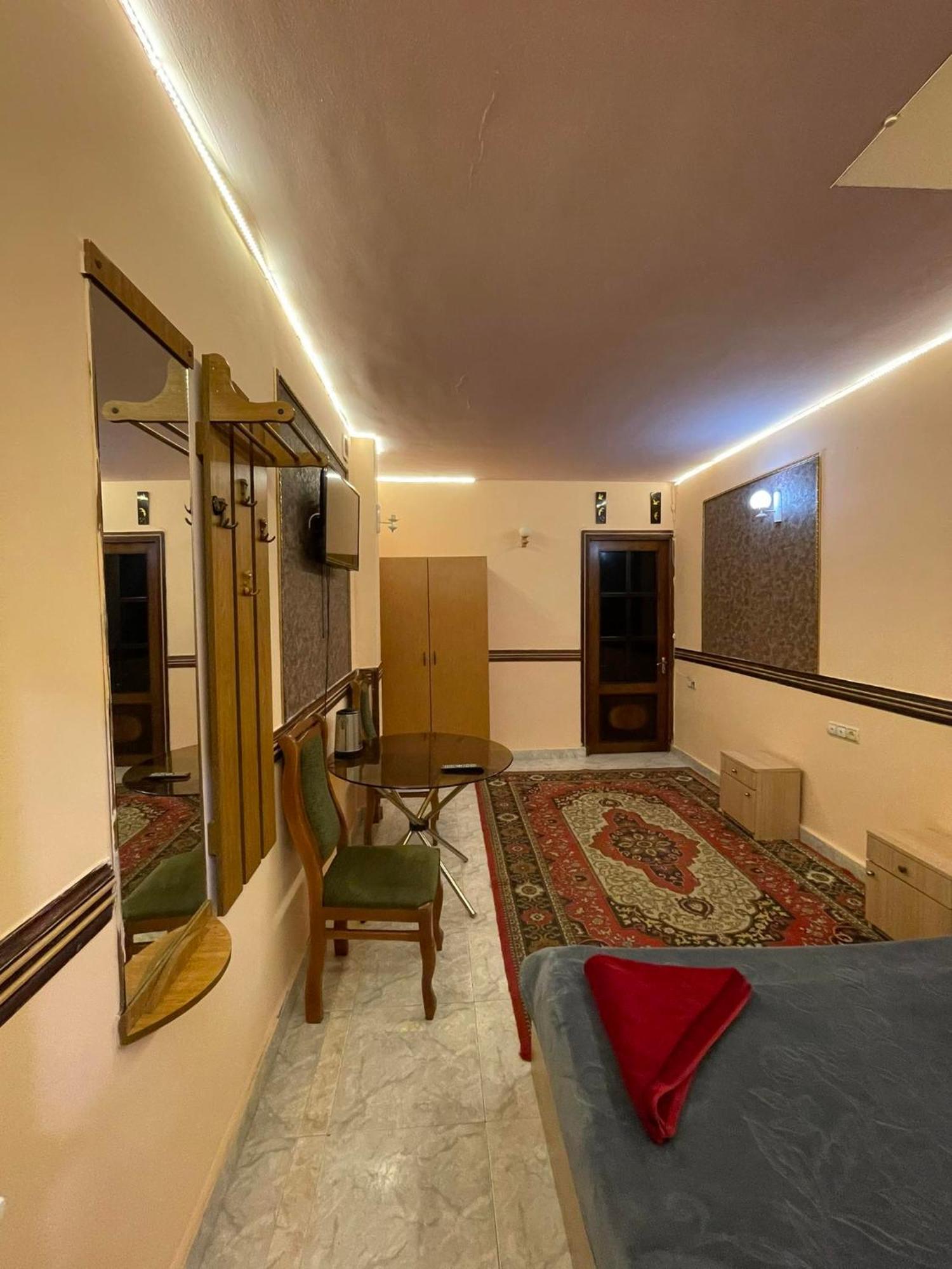 Citrus Guest House Erivan Exterior foto