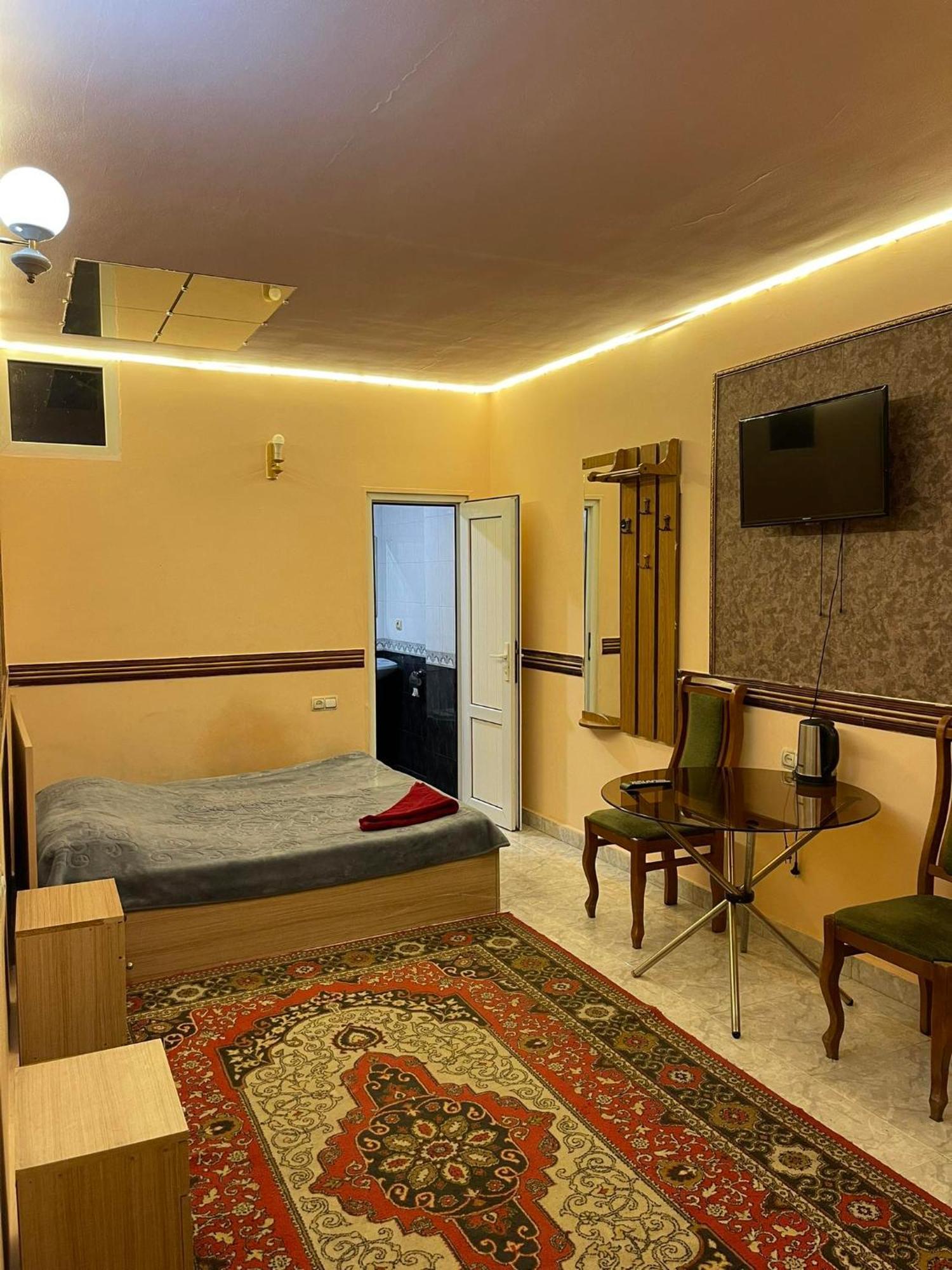 Citrus Guest House Erivan Exterior foto