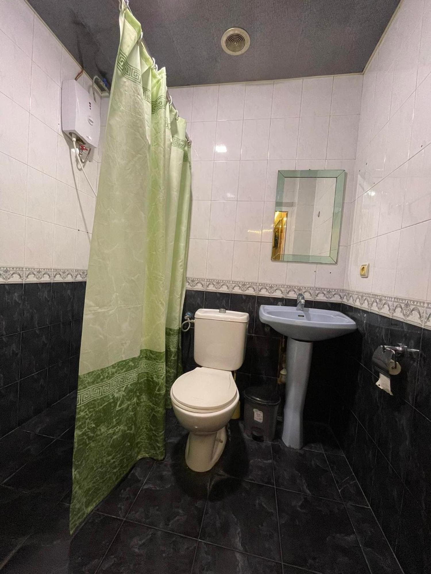 Citrus Guest House Erivan Exterior foto